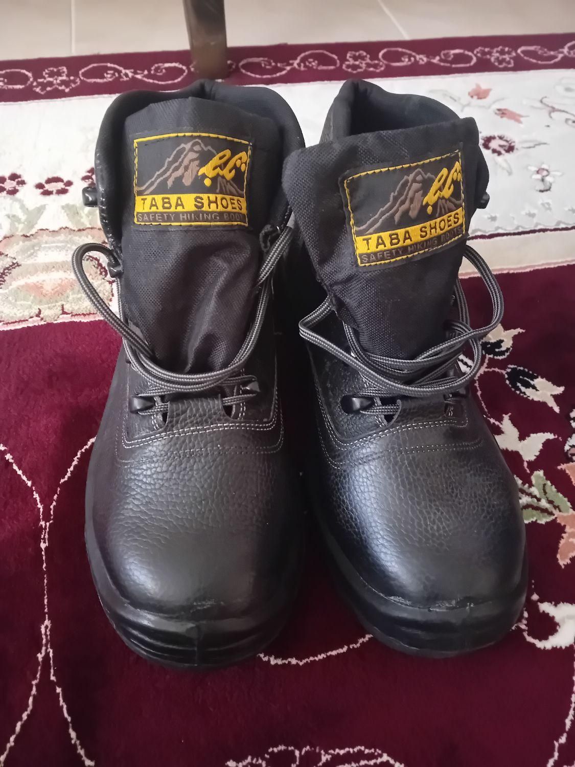 کفش ایمنی ملت و نگهبان وتابا وساتر واقانژادوwork|کیف، کفش، کمربند|اراک, |دیوار