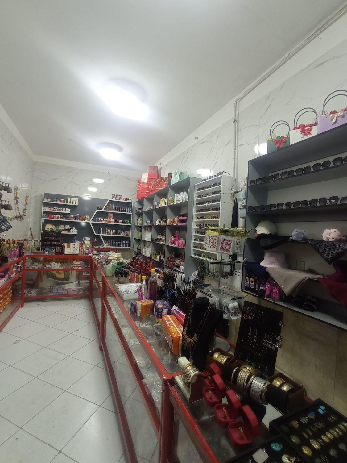 مغازه ۳۰ متر // بازار زیبا شهر|فروش مغازه و غرفه|قرچک, زیبا شهر|دیوار