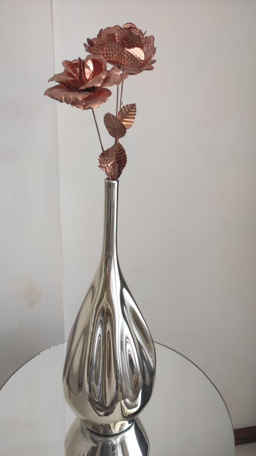 گلدان و مجسمه و رز مسی|مجسمه، تندیس، ماکت|ارومیه, |دیوار