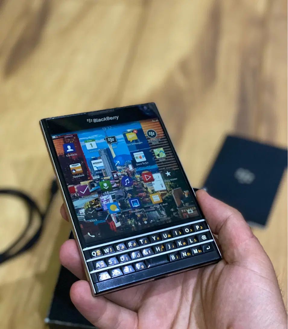 گوشی نایاب خاص بلک بری پاسپورت BlackBerry Passport|موبایل|تهران, آبشار|دیوار
