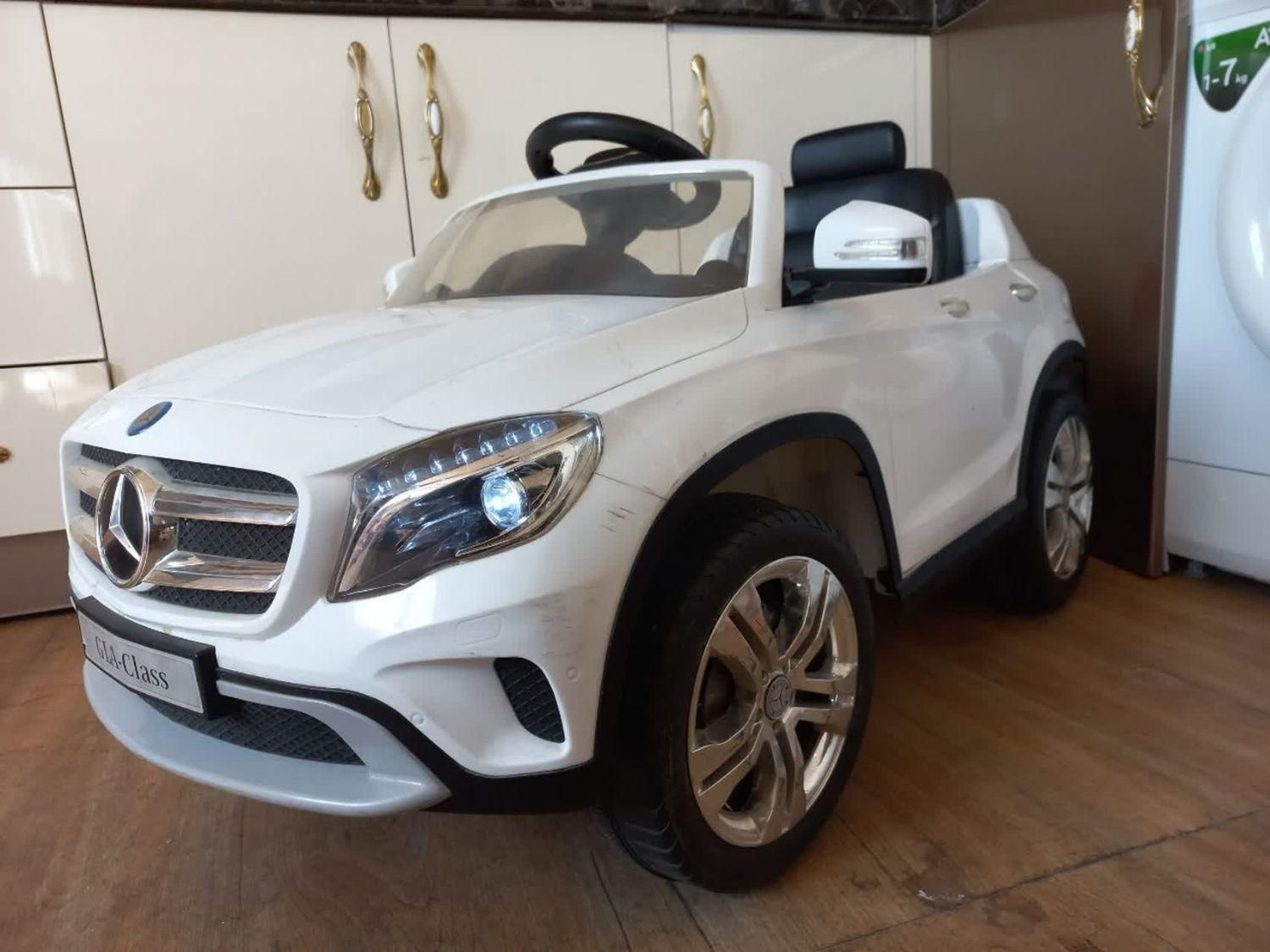 ماشین شارژی BENZ کولردار فول آپشن شاستی بلند|اسباب‌بازی بچه|تهران, بهداشت|دیوار