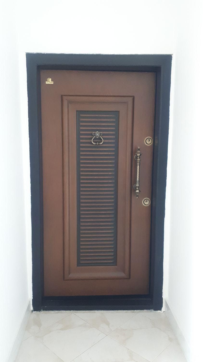 درب ضدسرقت،اتاقی،حمام و سرویس بهداشتی در صحنه|مصالح و تجهیزات ساختمان|صحنه, |دیوار