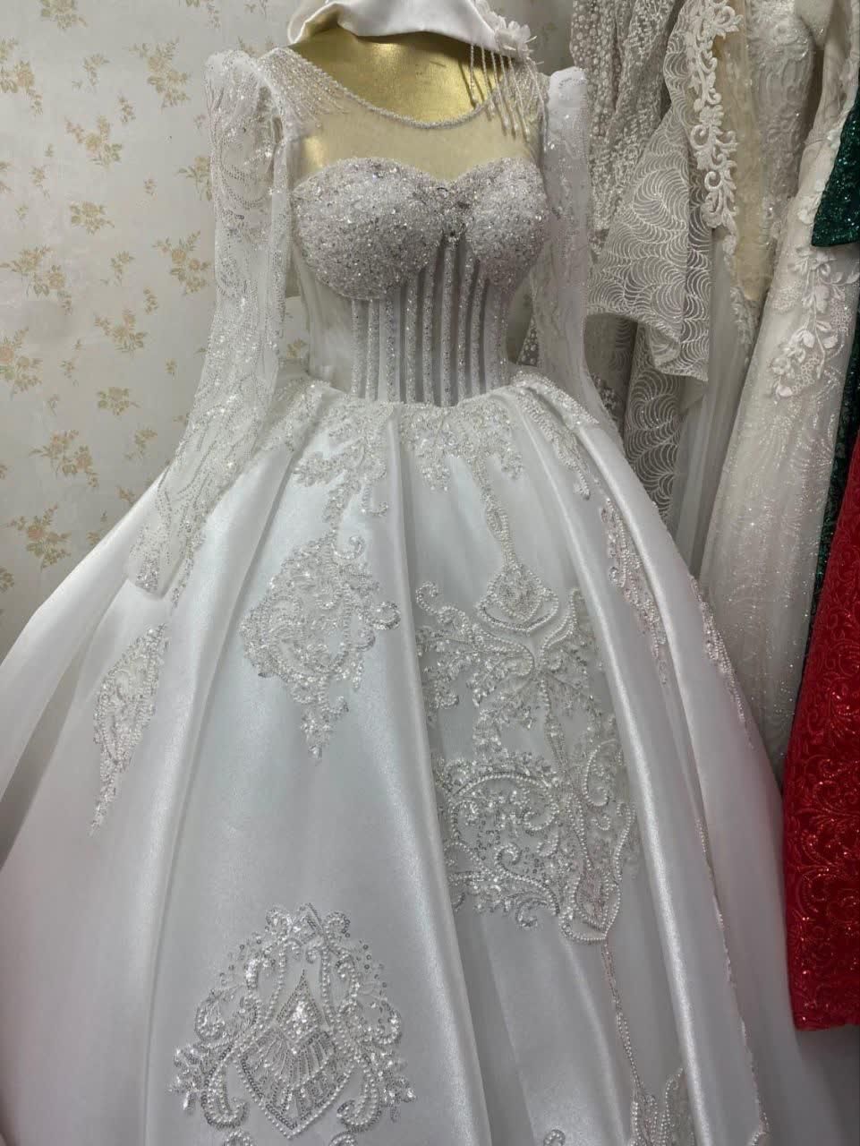 لباس رنگی و سفید عروس|لباس|خرم‌آباد, |دیوار