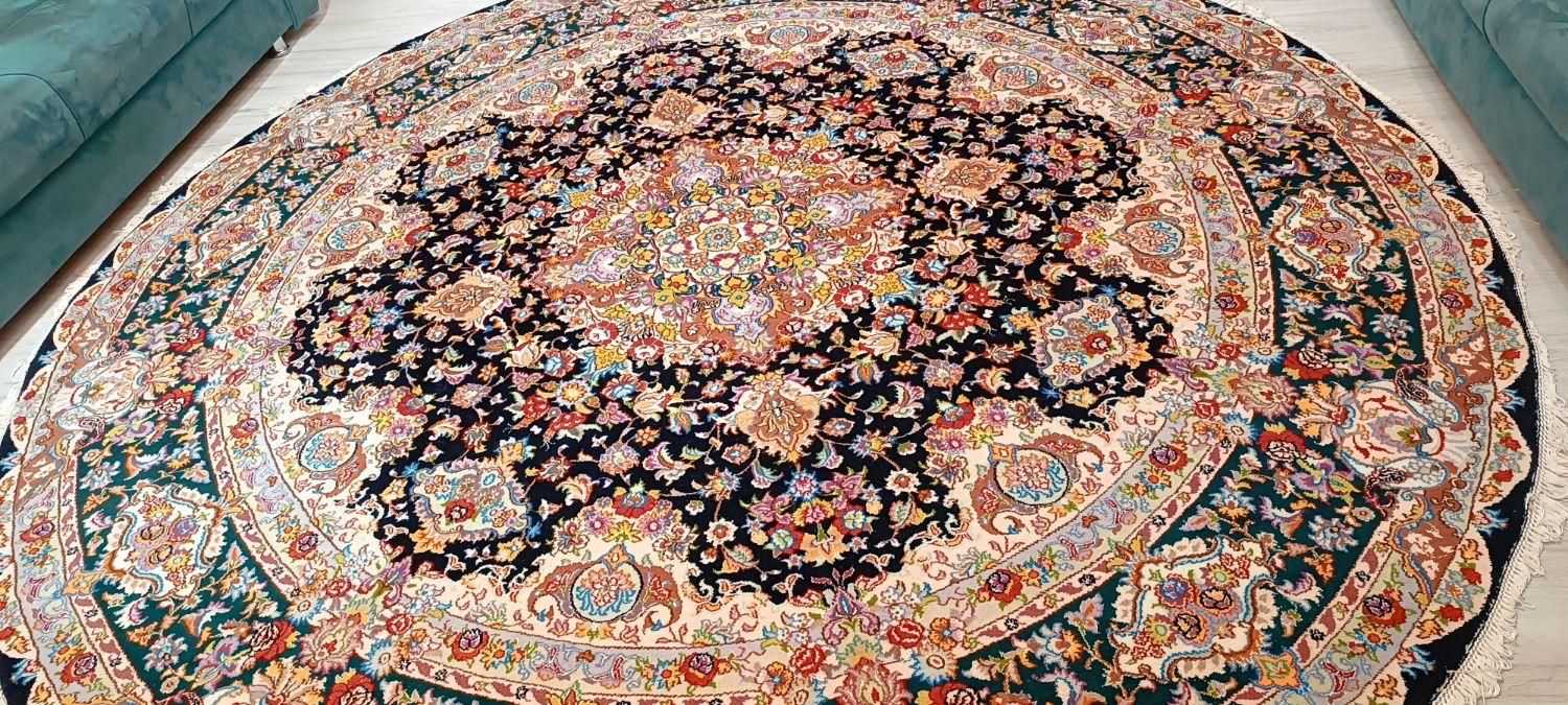 فرش گرد دستباف سالاری قطر ۳متر.   بالای ۴۰رج|فرش|تبریز, |دیوار