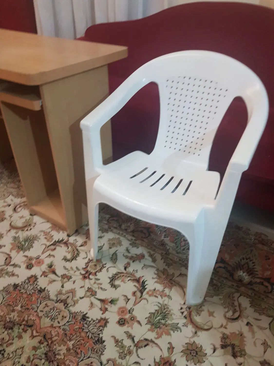 فروش صندلی و میز کامپیوتر و تحریر در حد نو|میز تحریر و کامپیوتر|تهران, آذربایجان|دیوار