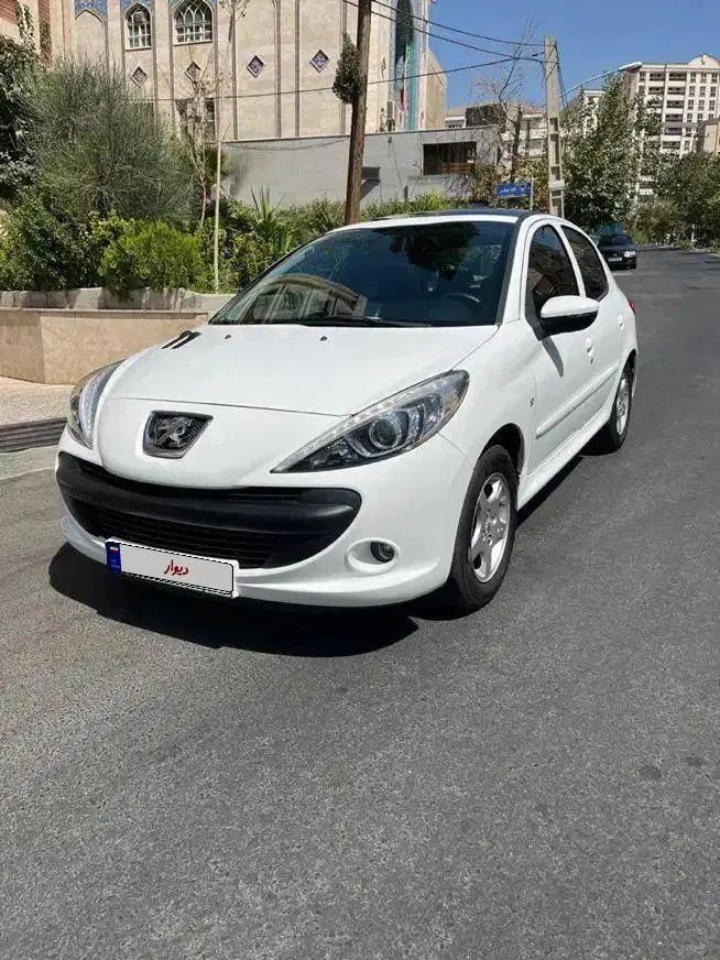 پژو ۲۰۷ سقف شیشه مدل ۱۴۰۱|خودرو سواری و وانت|تهران, سردارجنگل|دیوار
