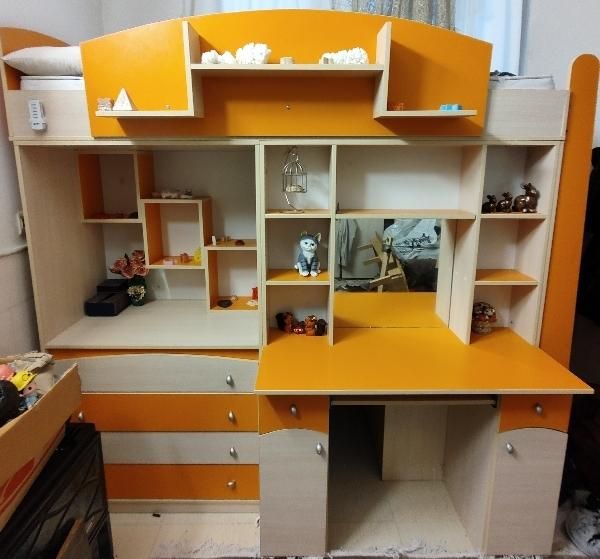 تخت همراه با کمد و میز دراور و کتابخانه و دکور|تخت و سرویس خواب|قم, شهید رجایی|دیوار