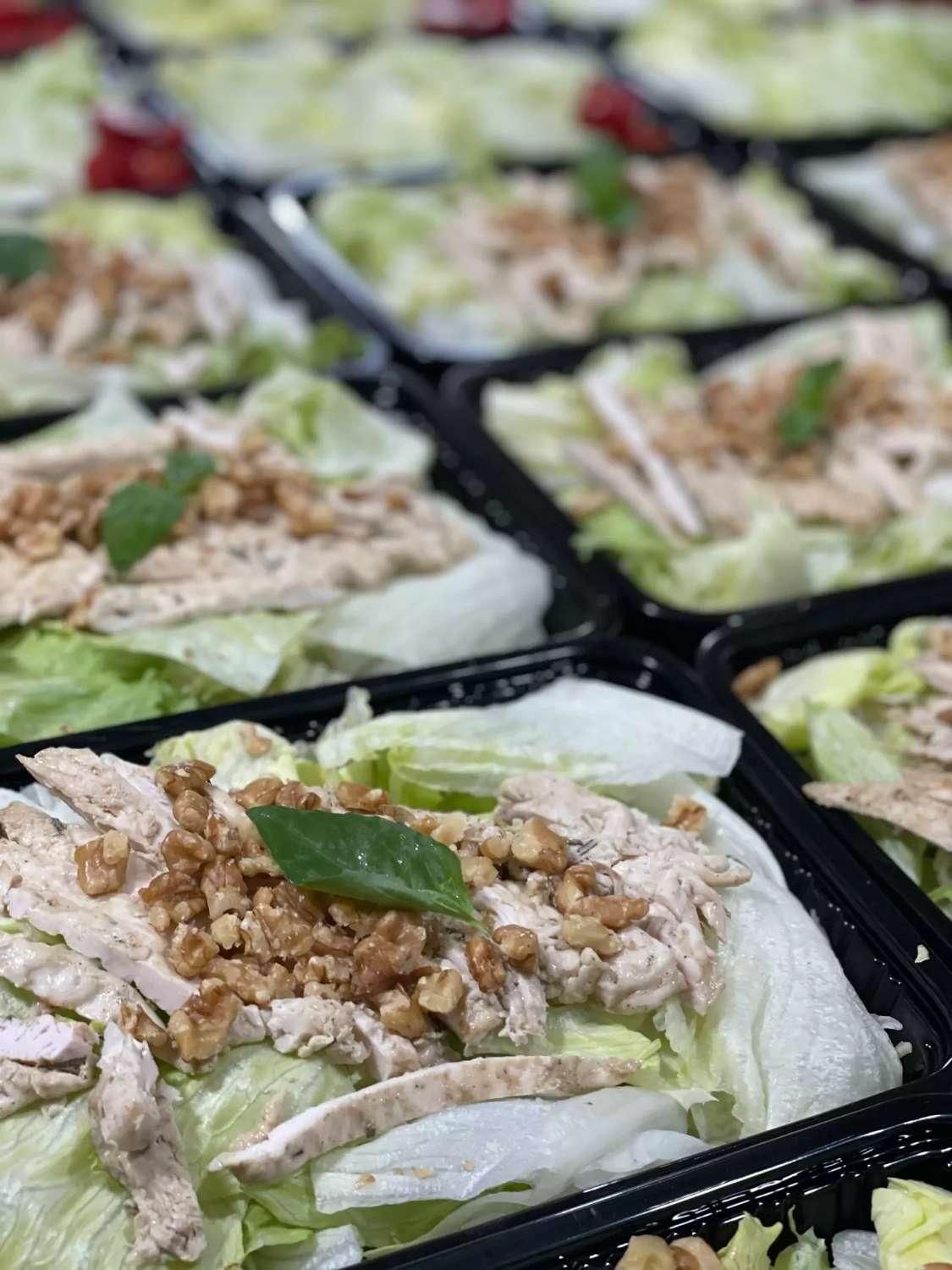 نیروی تولید و بسته بندی سالاد و آبمیو|استخدام خدمات فروشگاه و رستوران|تهران, مرزداران|دیوار