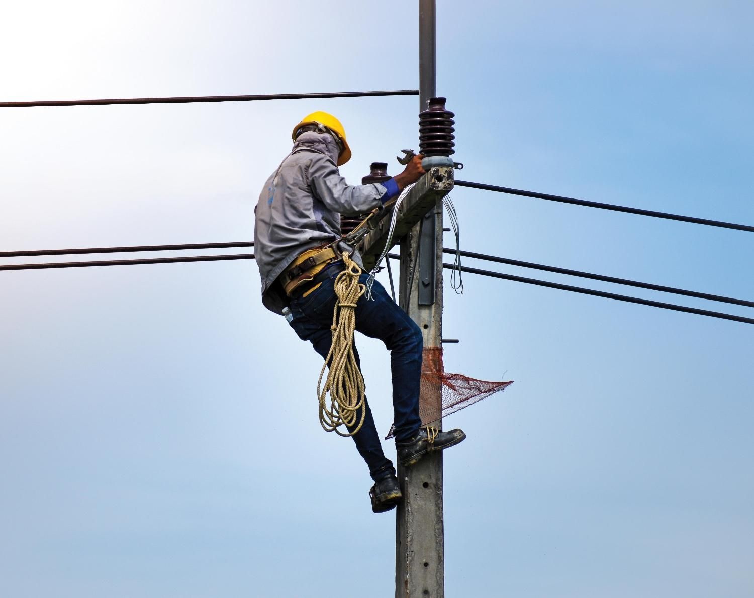 برق کار سیم بان انشعاب باغ ویلا|خدمات پیشه و مهارت|کرج, شاهینویلا|دیوار