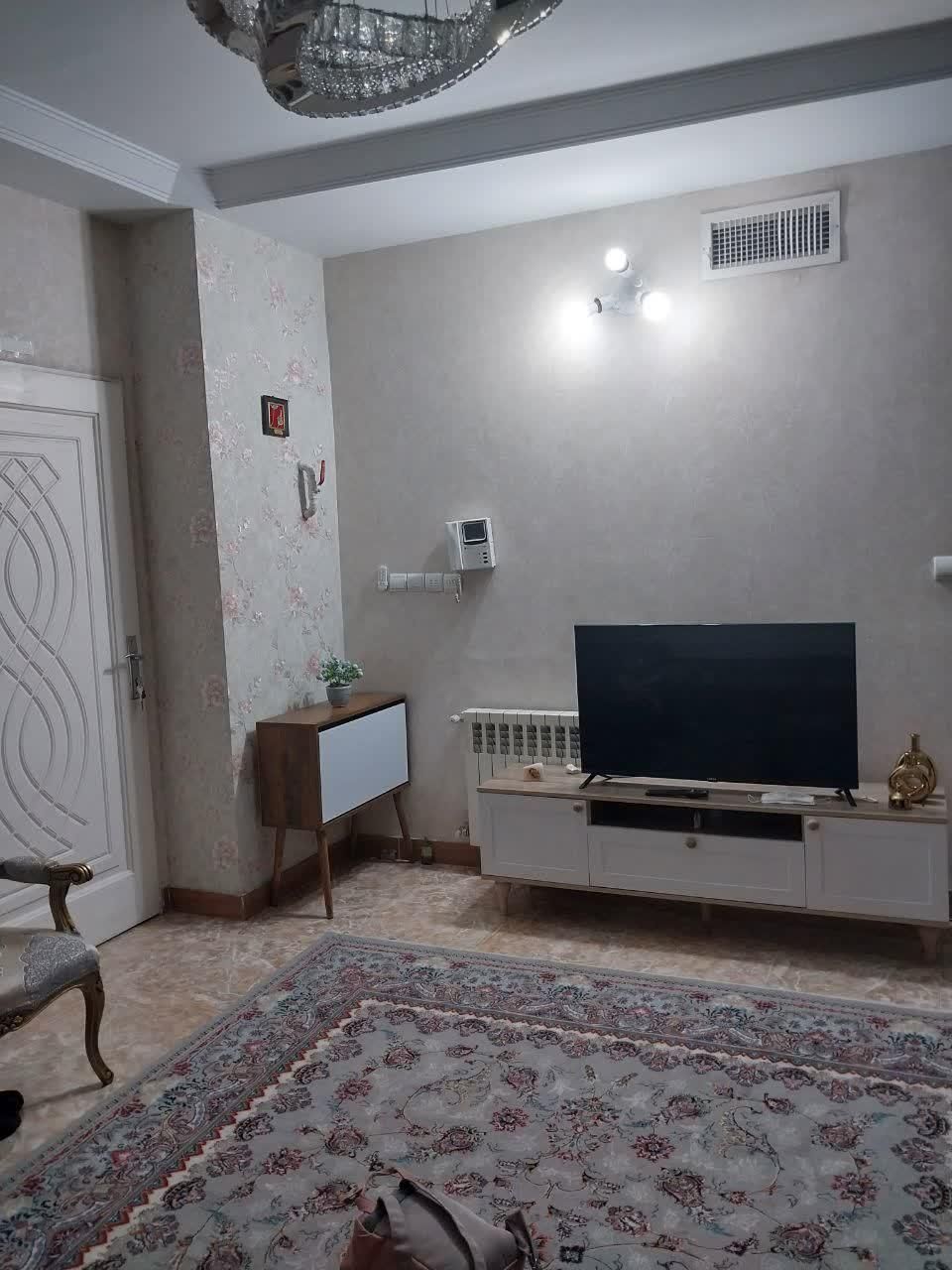 ۶۰ متر آپارتمان مناسب برای خانواده گوشه شمالی|اجارهٔ آپارتمان|تهران, شهرک کیانشهر|دیوار