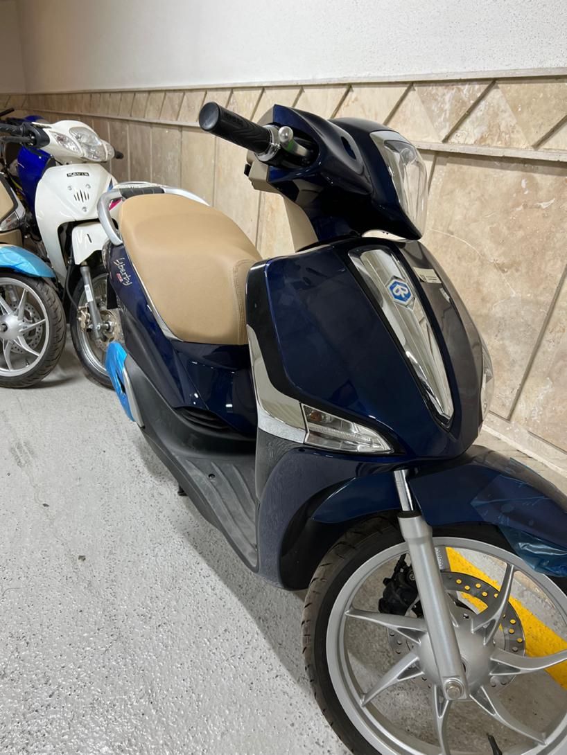 وسپا پیاجیو لیبرتی ۱۵۰ صفر کیلومتر|موتورسیکلت|تهران, میرداماد|دیوار