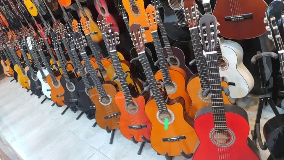 گیتار یاماها c70 و c40|گیتار، بیس، امپلیفایر|مشهد, هنرستان|دیوار