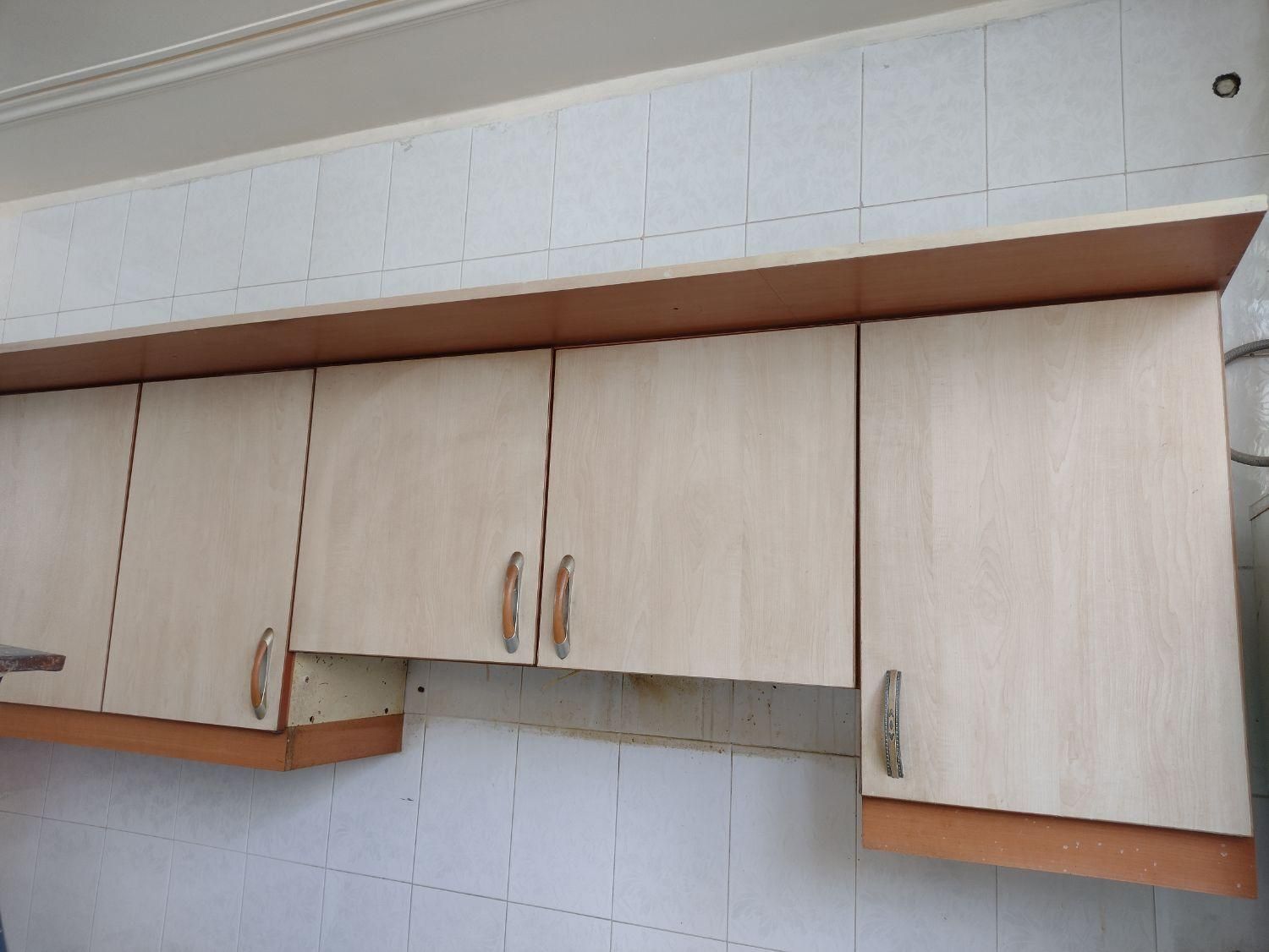 کابینت آشپزخانه به همراه هود|آب‌چکان و نظم‌دهنده ظروف|اصفهان, مهدیه|دیوار