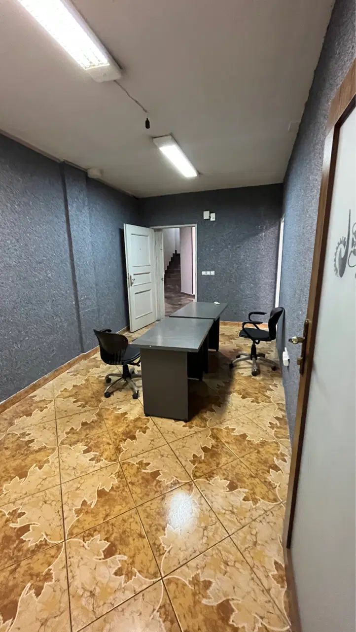 میدان انقلاب/۵۰متر/سند اداری/دسترسی عالی|اجارهٔ دفتر کار، اتاق اداری، مطب|تهران, فلسطین (میدان انقلاب)|دیوار