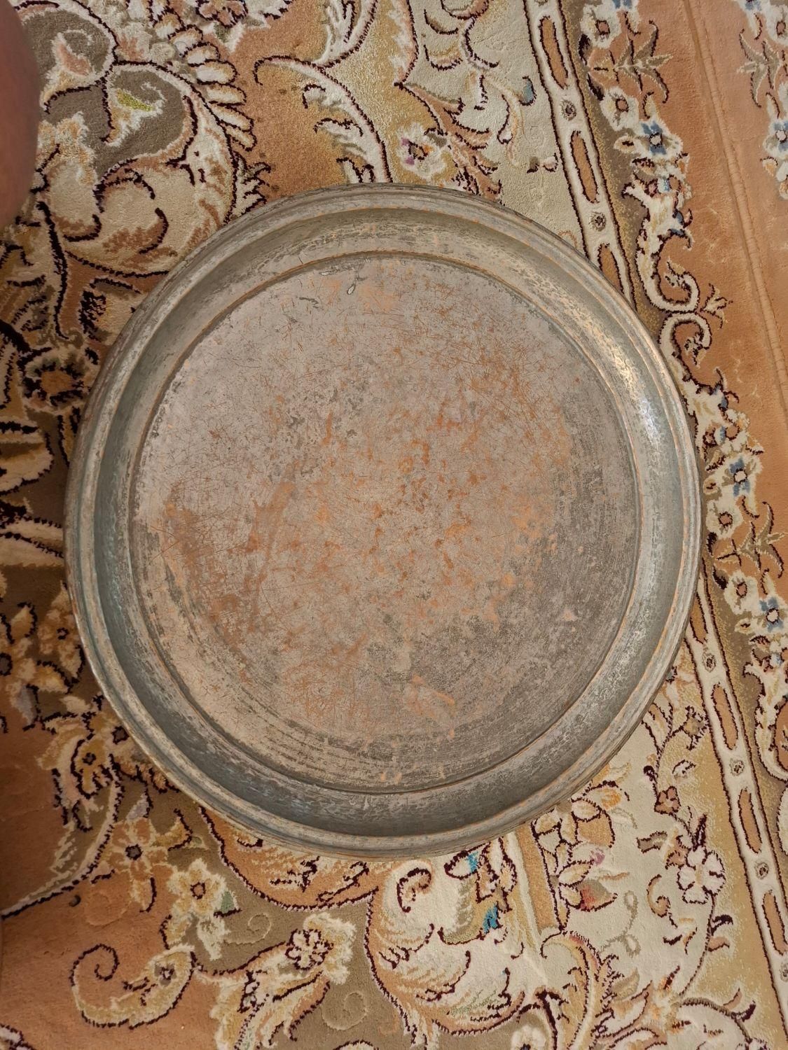 سینی مسی قدیمی با قدمت بالای صد سال|کلکسیون اشیاء عتیقه|کازرون, |دیوار