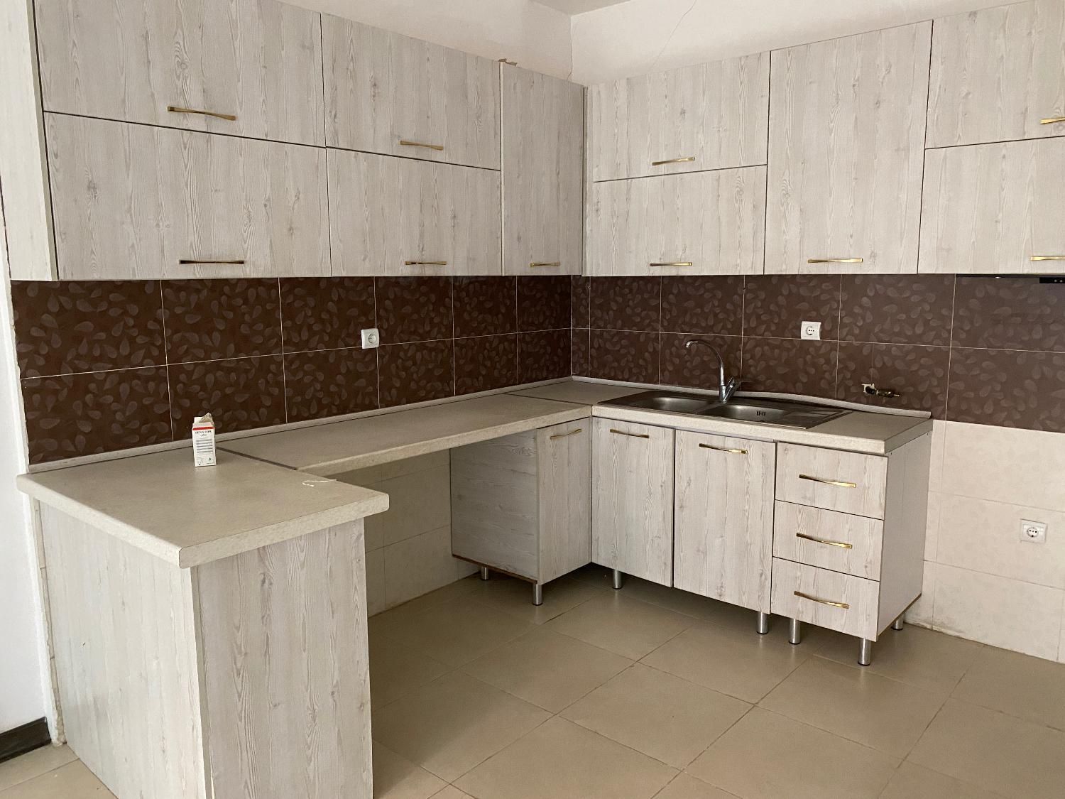 آپارتمان ۸۸ متری دو خواب محله مولوی