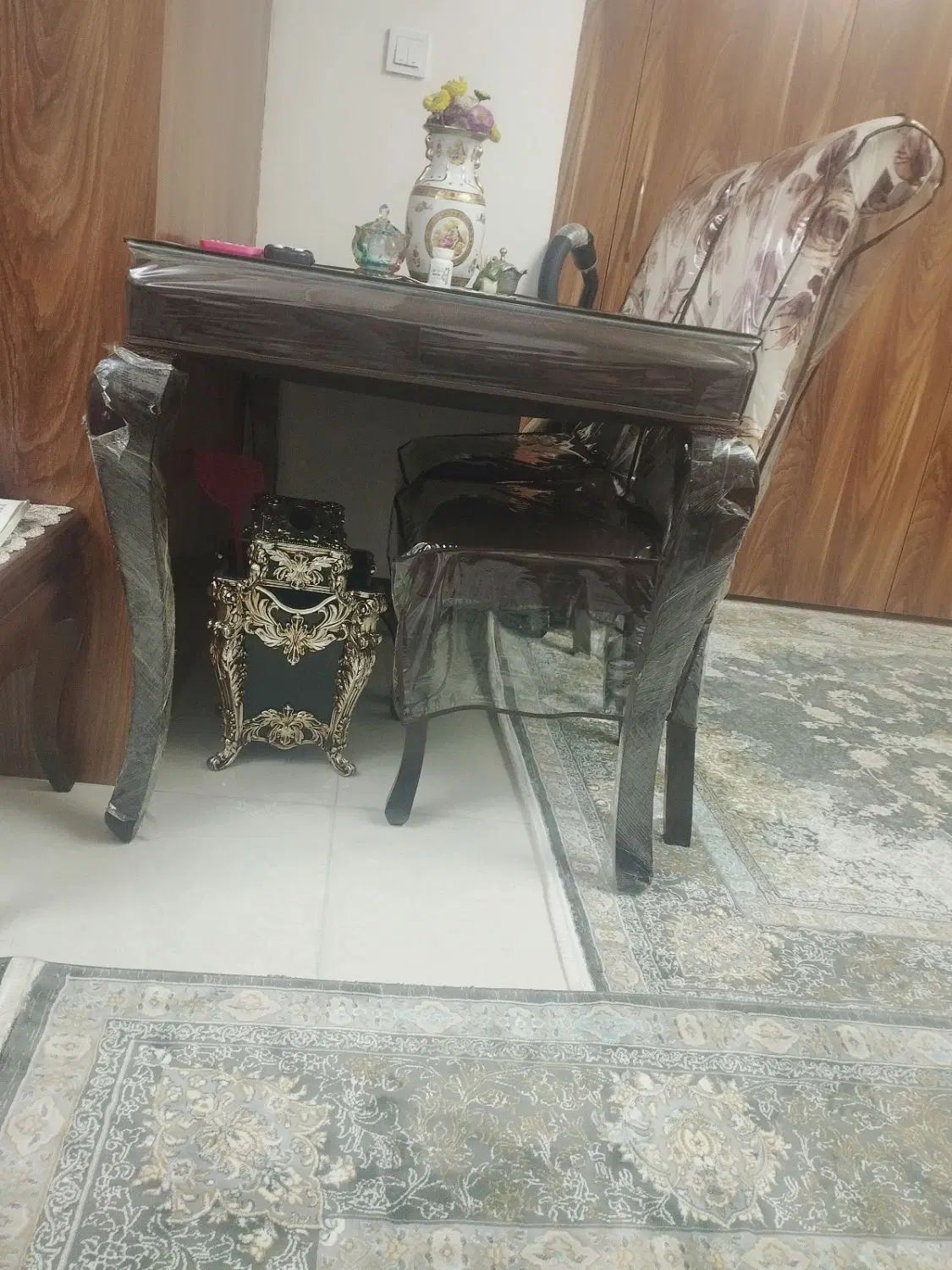 میزوصندلی4نفره چوب گردونو،نوهمراه باکاور|میز و صندلی غذاخوری|ری, تقی آباد|دیوار