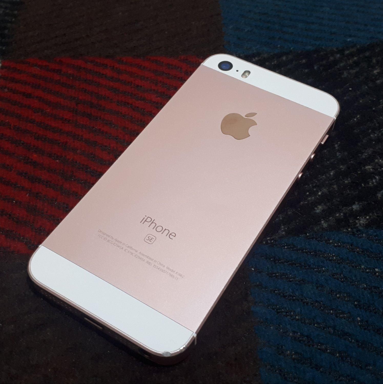 اپل iPhone 5se با حافظهٔ ۱۶ گیگابایت|موبایل|همدان, |دیوار