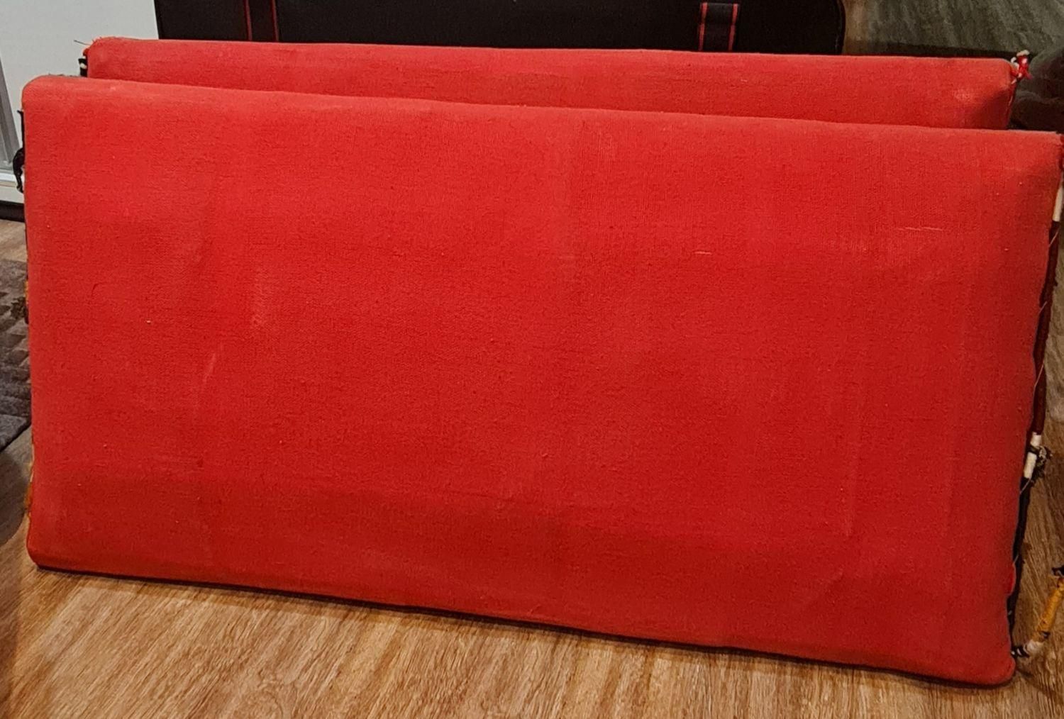 پشتی سنتی در حدنو مناسب منزل و سفره خانه|پشتی|تهران, جنت‌آباد مرکزی|دیوار