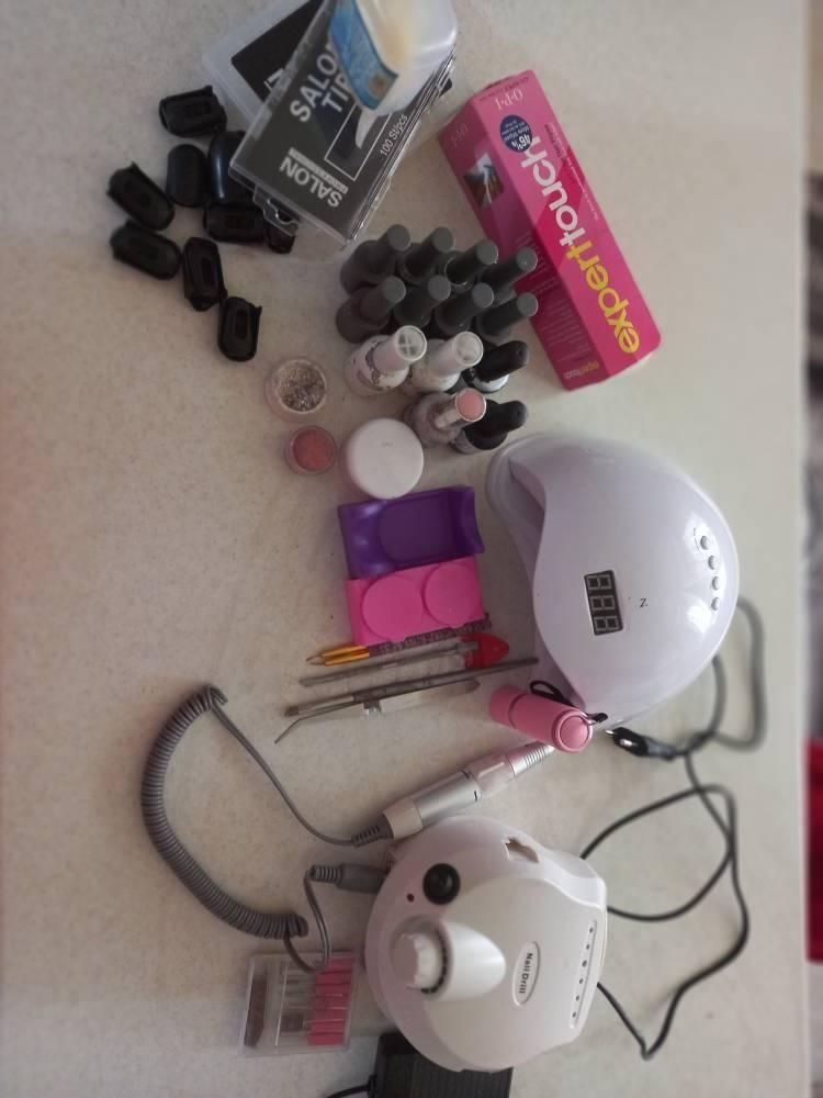 لوازم کاشت ناخن|آرایشی، بهداشتی، درمانی|بومهن, |دیوار