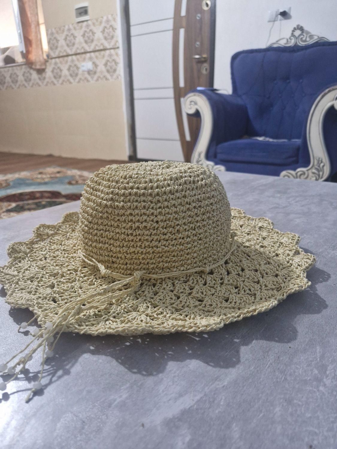 کلاه دستساز|لباس|رشت, حومه رشت|دیوار