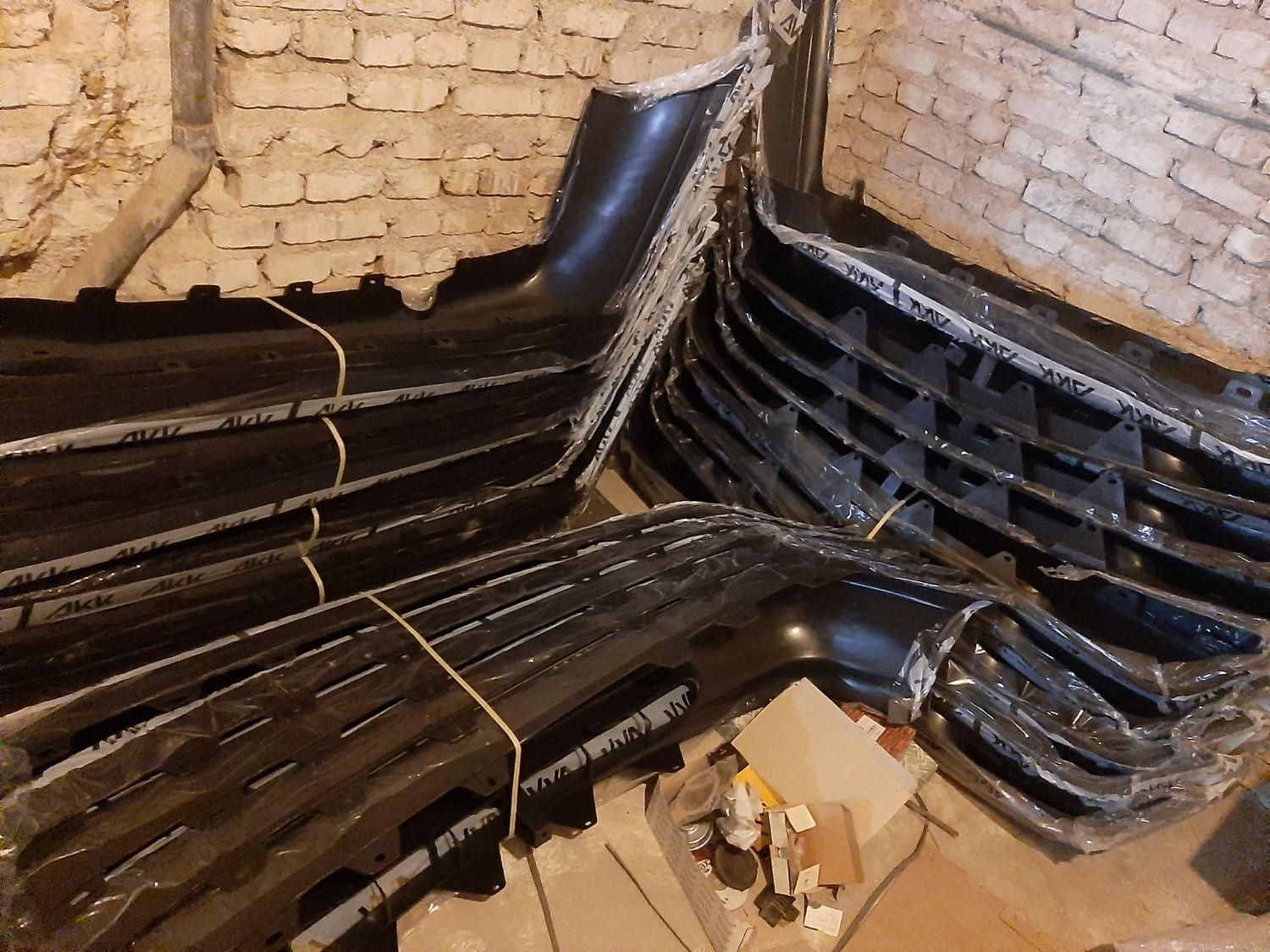 لوازم یدکی سپر بغل دری رودری دیاق چراغ پژو پراید|قطعات یدکی و لوازم جانبی|یزد, |دیوار