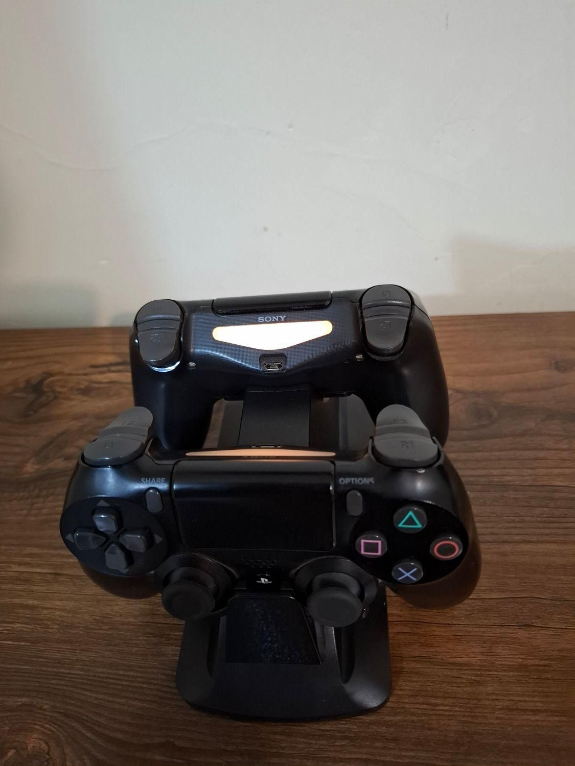 پایه شارژر و کیف ps4|کنسول، بازی ویدئویی و آنلاین|اسلام‌شهر, شهرک جانبازان|دیوار