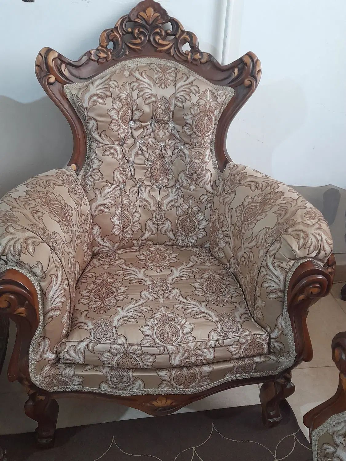 مبل ۹ نفره سلطنتی|مبلمان خانگی و میز عسلی|رشت, فرزانه|دیوار