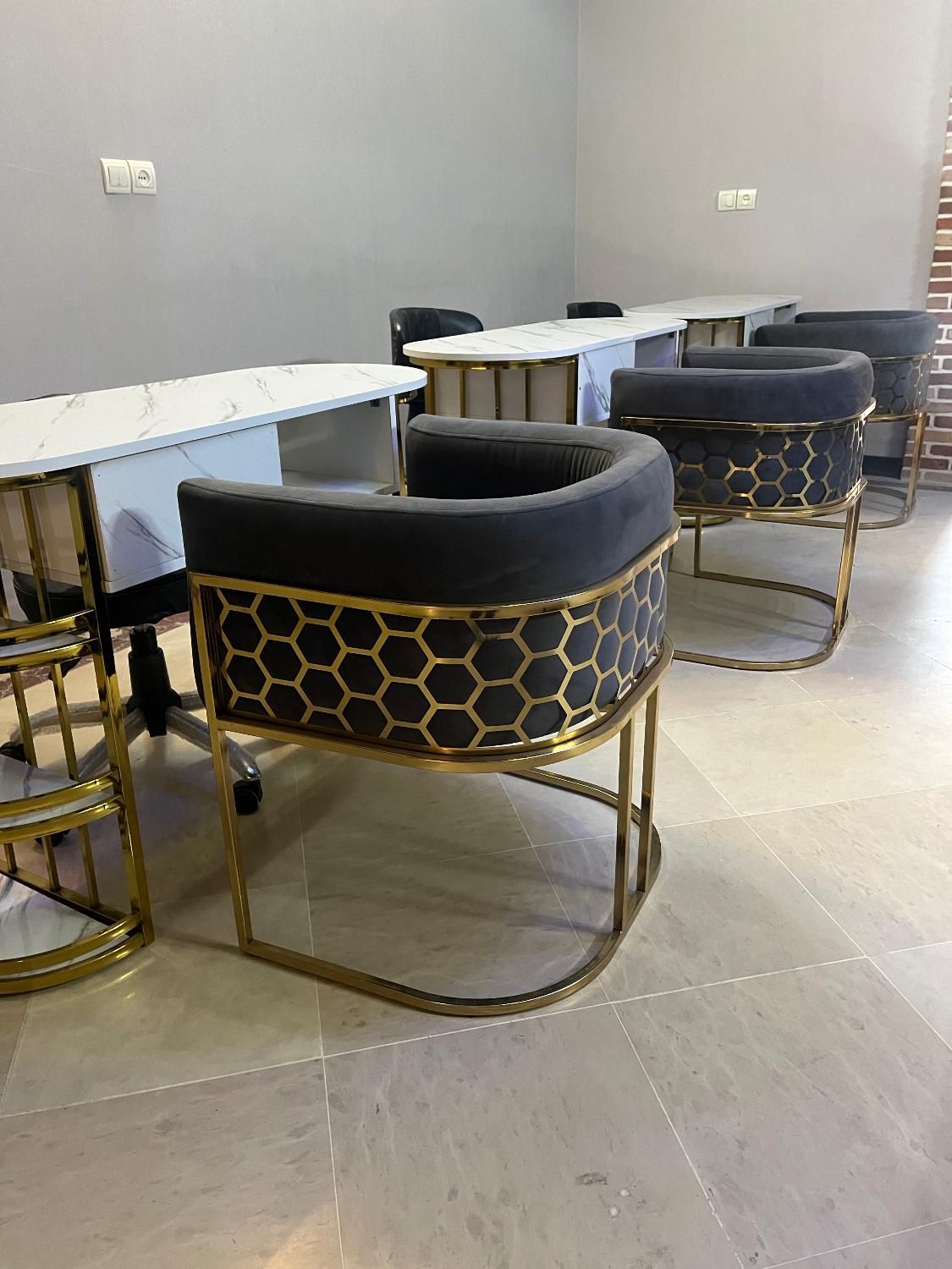 اجاره صندلی و تخت مژه|اجارهٔ دفتر کار، اتاق اداری، مطب|قم, سالاریه|دیوار