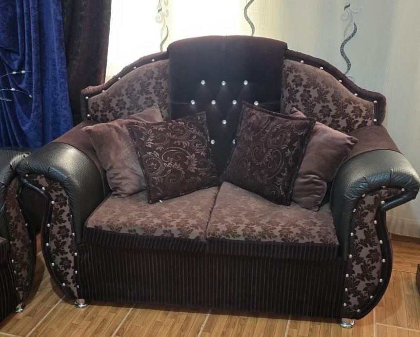 مبل|مبلمان خانگی و میز عسلی|نیر (اردبیل), |دیوار