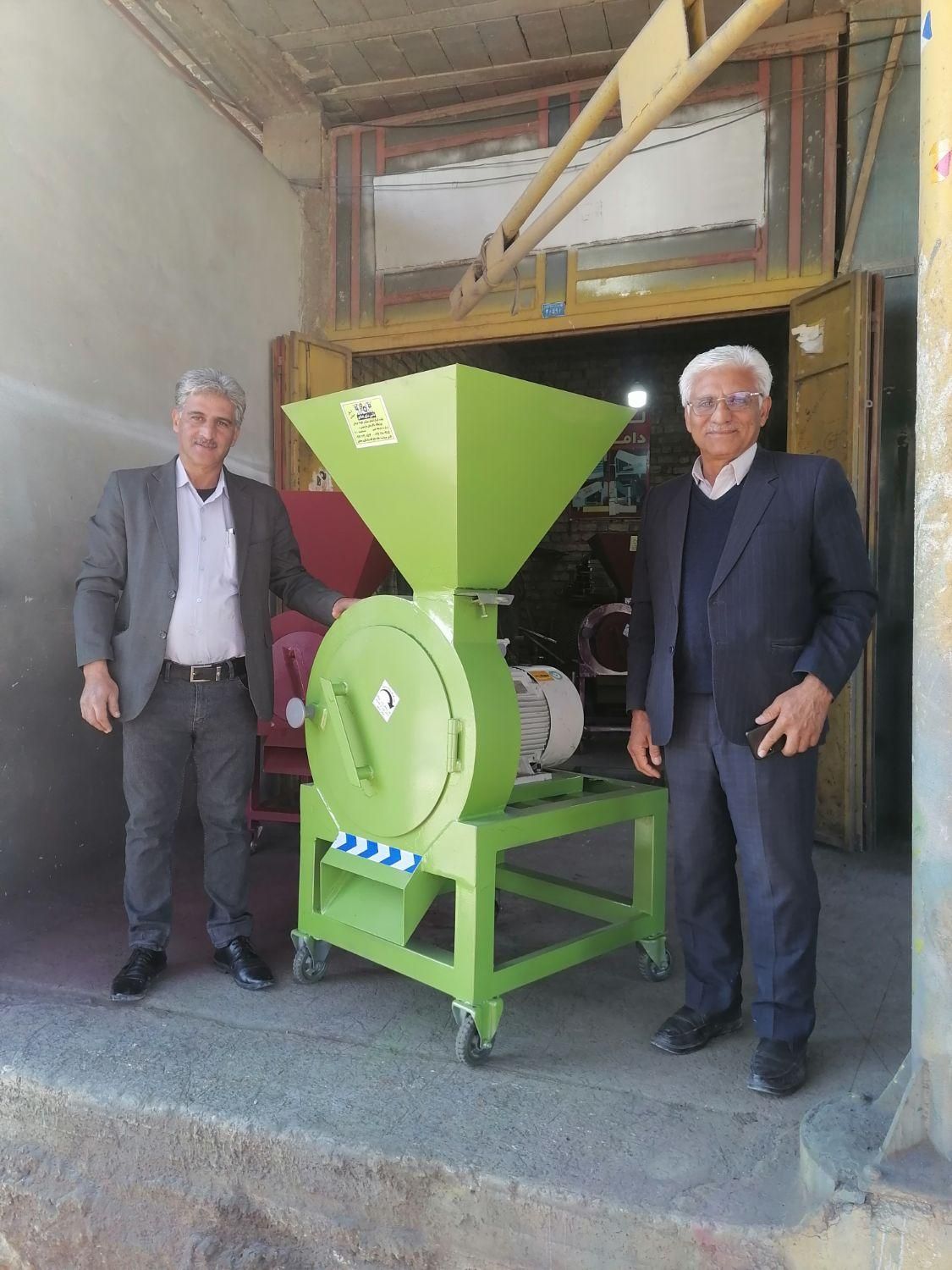 آسیاب میکسر بالابر علوفه (کاه و یونجه) خردکن|ماشین‌آلات صنعتی|مرودشت, استادیوم‎|دیوار