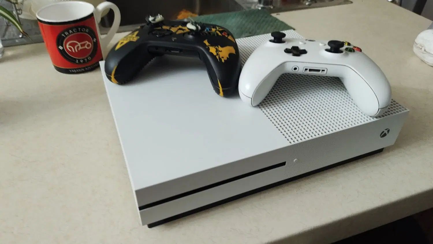 ایکس باکس وان اس  (x box one s) 1TB|کنسول، بازی ویدئویی و آنلاین|تبریز, |دیوار