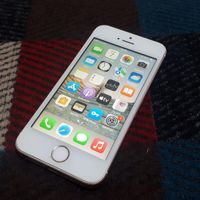 اپل iPhone 5se با حافظهٔ ۱۶ گیگابایت|موبایل|همدان, |دیوار