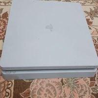 PS4 ۵۰۰ سفید درحد نو به همراه دو دسته ی درحد نو|کنسول، بازی ویدئویی و آنلاین|تهران, صاحب الزمان|دیوار