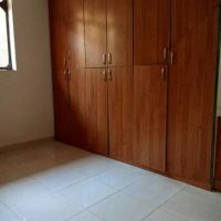 خانه-هم-کف-حیاط-دار