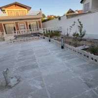 ویلا-نیم-پیلوت-مدرن-با-طراحی-خاص-آبسرد