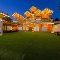 عمارت-فول-لاکچری-5-خواب-با-جکوزی-و-استخر-سرپوشیده