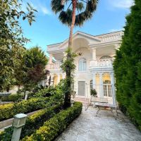 عمارت-شاهانه-300متری-دل-جنگل-با-ویو-باورنکردنی