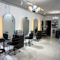 اجاره-لاین-ناخن-داخل-اتاق-در-سالن-زیبایی