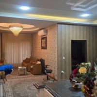 آپارتمان-200-متری-بر-بلوار-شفق-دارای-حیاط-اختصاصی