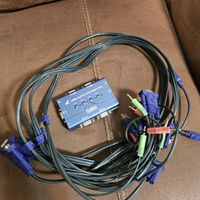KVM 4 port vga usb همراه کابل کامل|مودم و تجهیزات شبکه|تهران, نیلوفر|دیوار