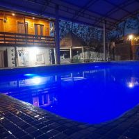 اجاره-کلبه-چوبی-استخر-دار