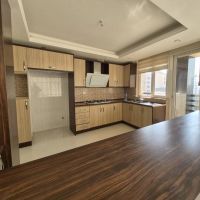 160-متر-3-خواب-طبقه-آخر-رو-به-آفتاب