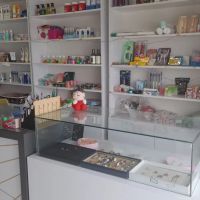 واگذاری-لوازم-آرایشی-در-آرین-شهر