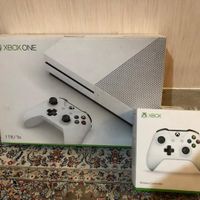 Xbox one s 1t دو دسته درحد اکبند|کنسول، بازی ویدئویی و آنلاین|تهران, استاد معین|دیوار