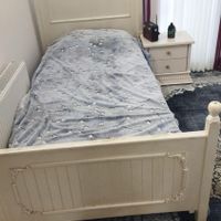 تخت چوبی کاملا سالم همراه با تشک وپاتختی|تخت و سرویس خواب|مشهد, آزادشهر|دیوار