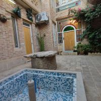 فروش-خانه-سنتی-مرمت-شده-مجهز-دو-طبقه-بافت-قدیمی