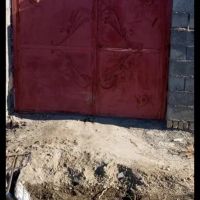 زمین-فروشی-دور-دیوار