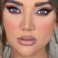 آموزش و خدمات میکاپ شینیون دستیار میکاپ|خدمات آرایشگری و زیبایی|تهران, سعادت‌آباد|دیوار