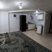 سرایدار و نگهبان متاهل در مجتمع مسکونی